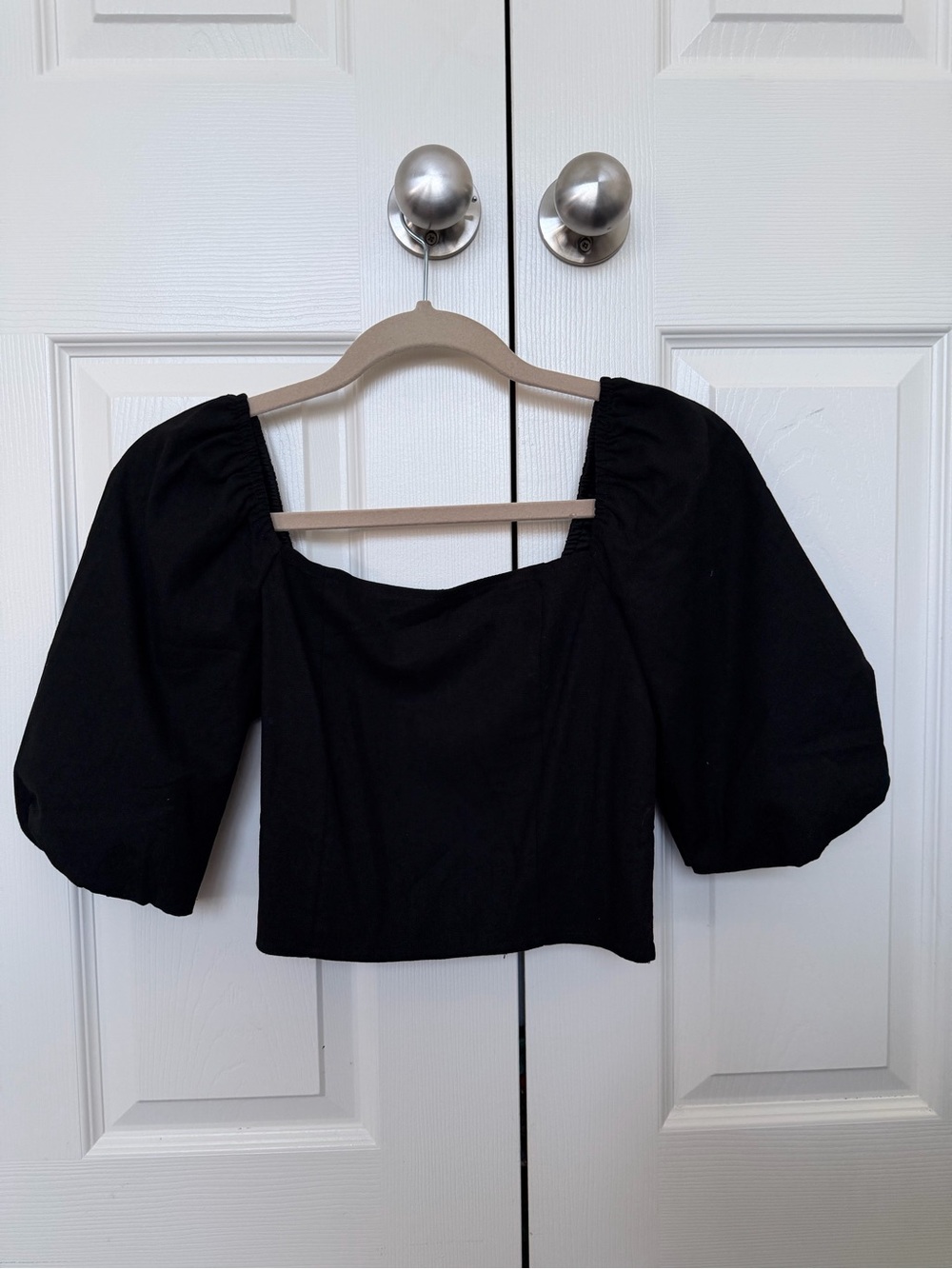 NWT Black Puff Sleeve Crop Too